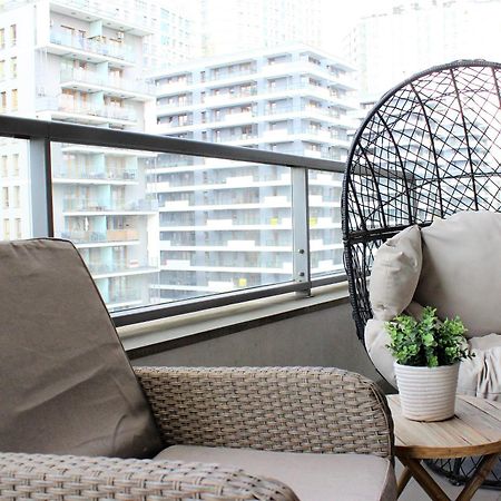 Labo Apartment Bliska Wola - Parking, Klimatyzacja Varsó Kültér fotó